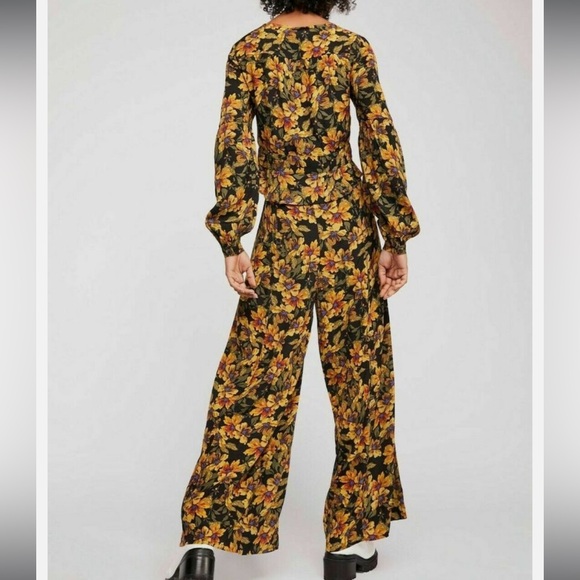 Free People Set (2) - Picture 2 of 12